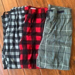 Goodfellow men’s plaid fleece bottoms. Size small.